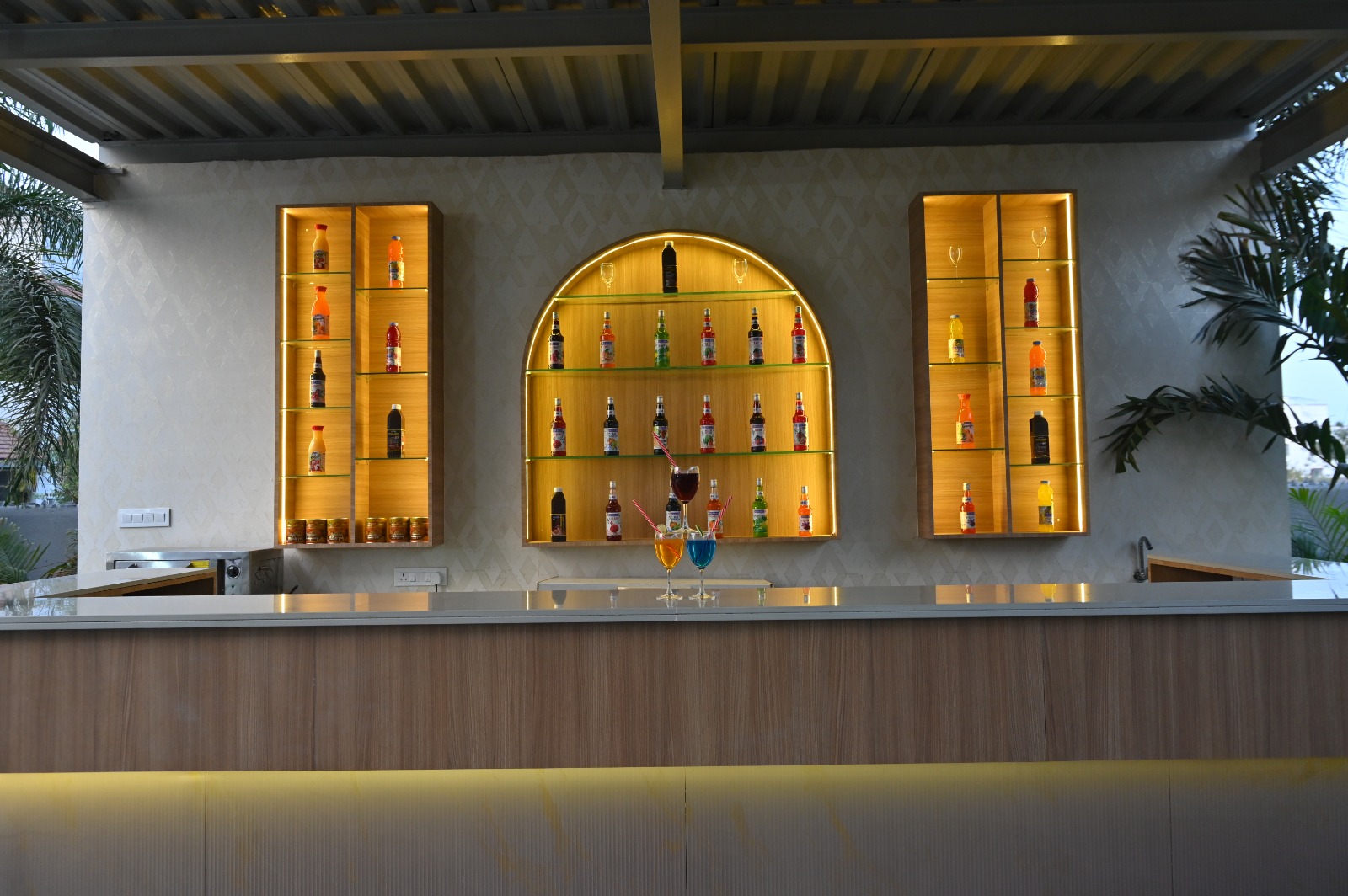 Mocktail and juice counter at Shivrudra Hotel Lohgaon - Wagholi Rd, Lohegaon, Pune, Maharashtra 411047 outdoor restaurant